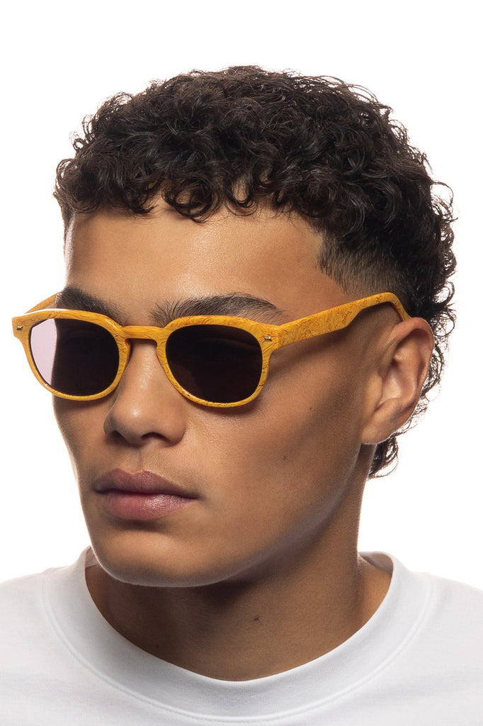 LE SPECS Rudimentary 51 Yellow Crayon